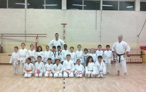 Les enfants de l ESSM KARATE
et leurs profs Aaron et Georges